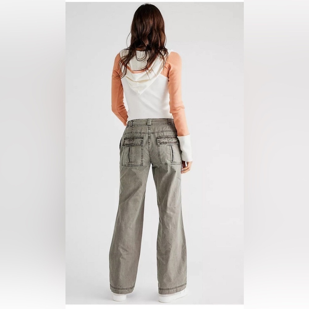 Free People dark green low rise Utility Pants Wild Truffle size  4. NWOT! - Picture 12 of 13
